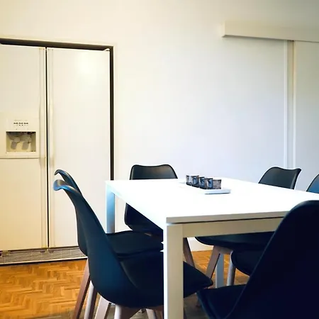 Apartmán Geraeumiges Wohnen Fuer 8 Personen- Parkplatz- Waschmaschine- 3 Schlafzimmer *