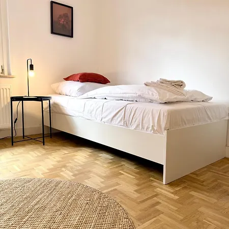 Apartmán Geraeumiges Wohnen Fuer 8 Personen- Parkplatz- Waschmaschine- 3 Schlafzimmer