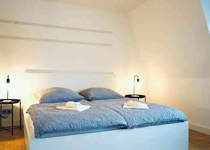 Apartman Geraeumiges Wohnen Fuer 7 Personen- Parkplatz- Waschmaschine- 3 Schlafzimmer *