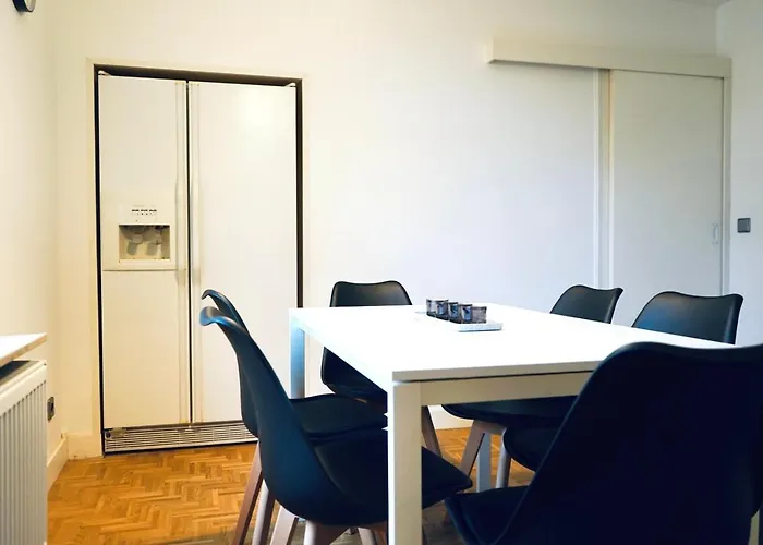 Apartman Geraeumiges Wohnen Fuer 7 Personen- Parkplatz- Waschmaschine- 3 Schlafzimmer *