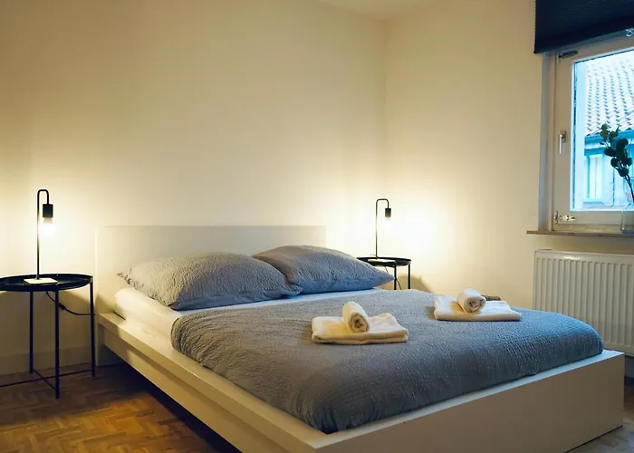 Geraeumiges Wohnen Fuer 7 Personen- Parkplatz- Waschmaschine- 3 Schlafzimmer *